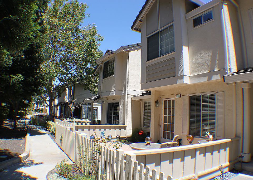 2nd image of 7486 Oxford Cir #40