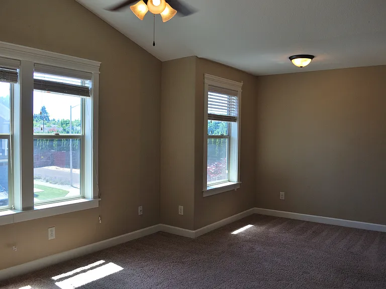 9706 NE 75th Way — Photo 9