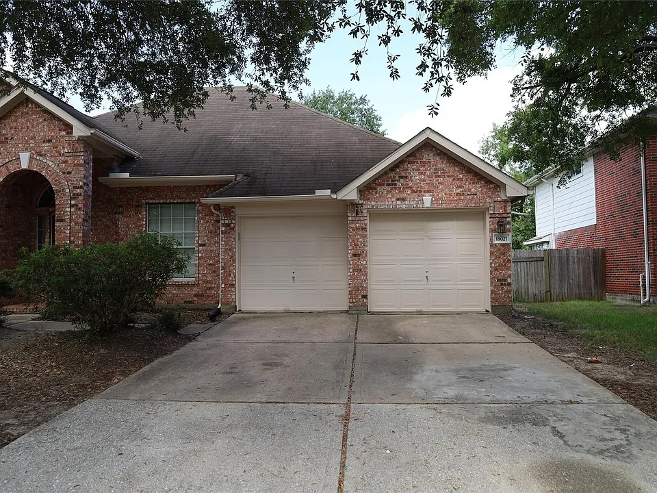 18027 Landing Brook Dr