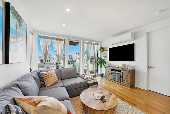 Rented by Signature Premier Properties | media 18