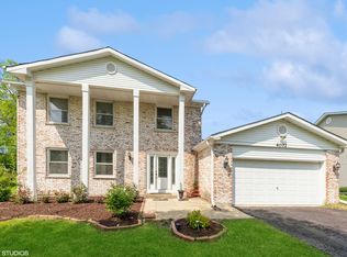 4072 Victoria Dr, Hoffman Estates, IL 60192