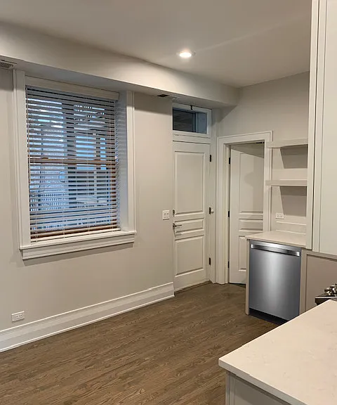 2539 W Iowa St — Photo 3