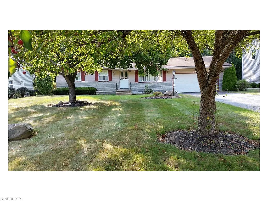 2910 Vollmer Dr photo 1