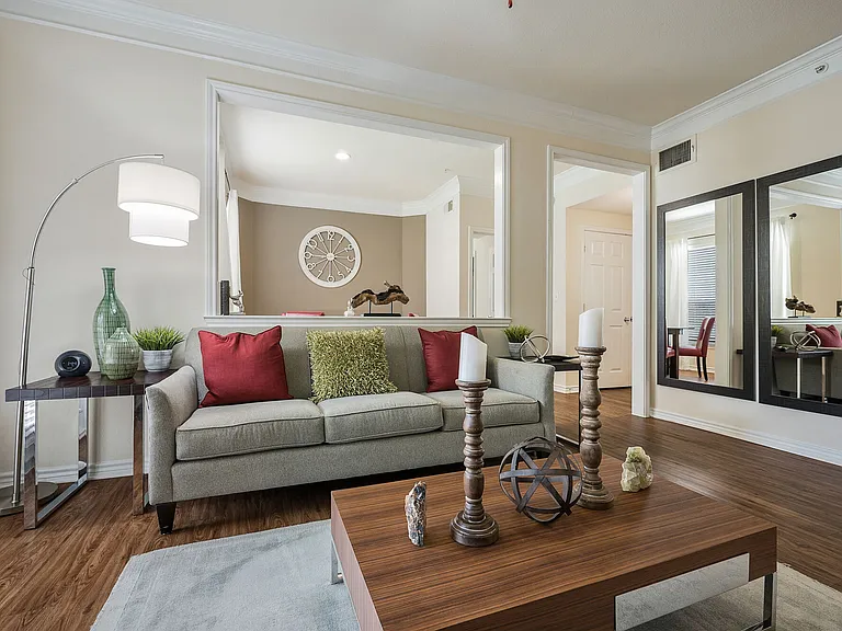 Lake Pointe Apts — Photo 10