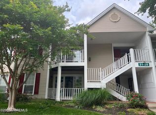 22 Sun Beau Ct, Tinton Falls, NJ 07724