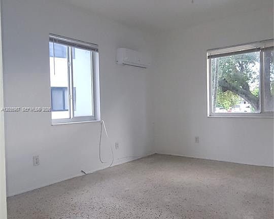 5th image of 350 SW 15th Rd APT 3