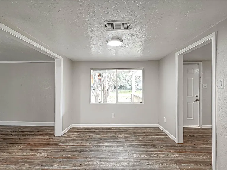 10694 Pine St — Photo 7
