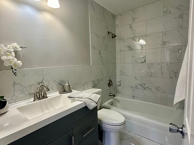 561 Eastwood Dr — Photo 14