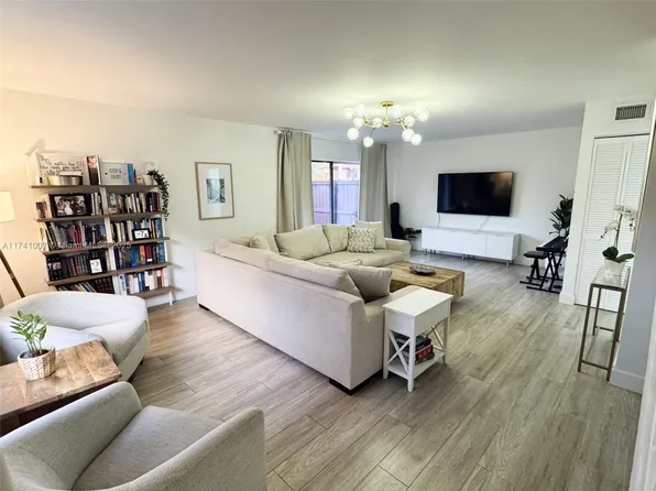 6441 SW 116th Ct APT G, Miami, FL 33173