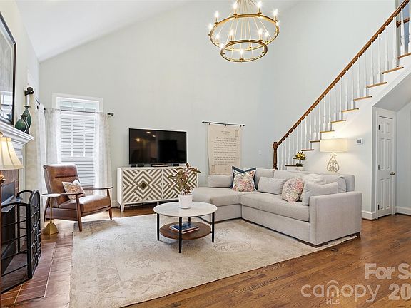 4th image of 7143 Chameroy Ct