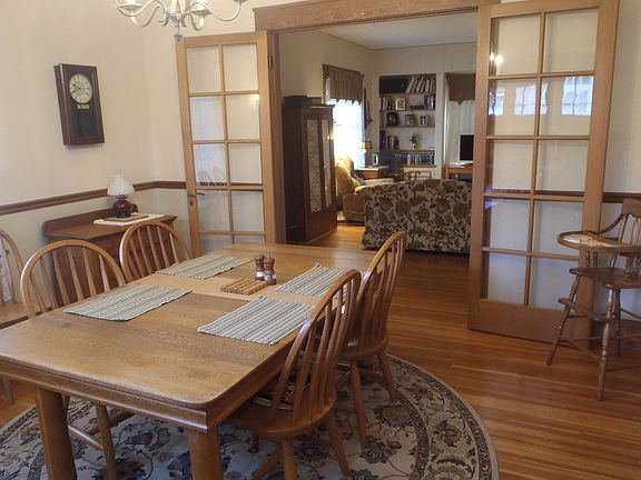 French door between rooms