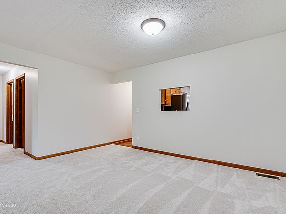 2nd image of 112 Wyndstone Dr #112