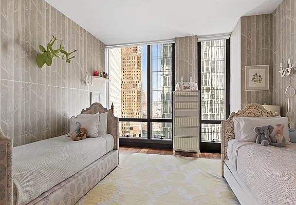 5th image of 101 Warren St APT 1960
