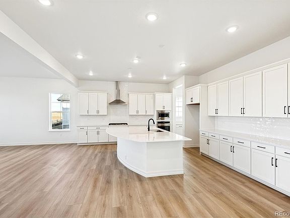 4th image of 6114 Oban Road