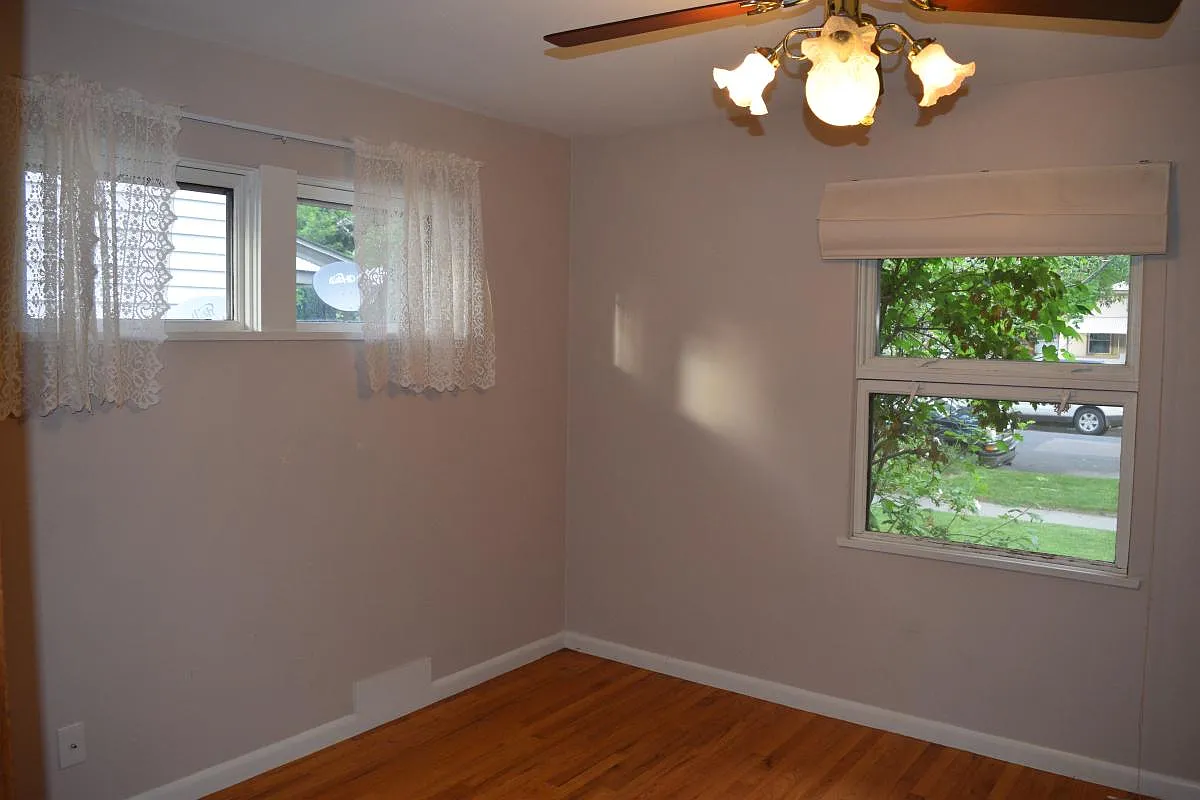 5 bed, 2386 sqft, $2,800 — Photo 4
