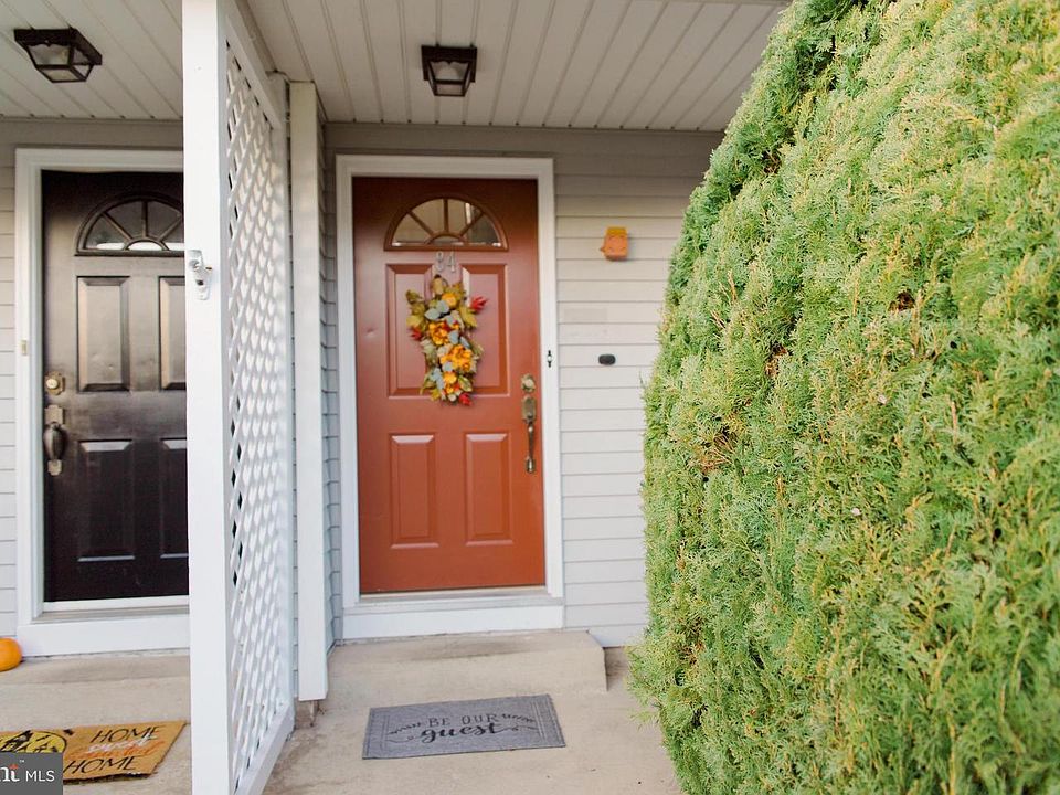 1st image of 84 Stockton Ct #148D