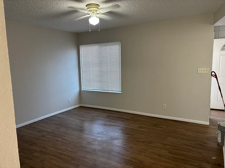 305 E Van Wagenen St — Photo 2