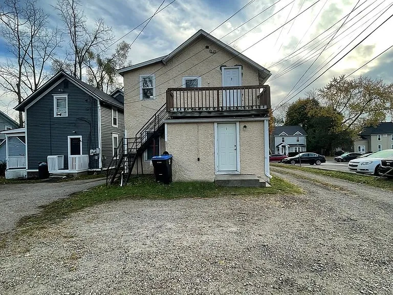 211 Ballard St — Photo 31