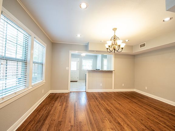 5th image of 2558 Boyd Ave