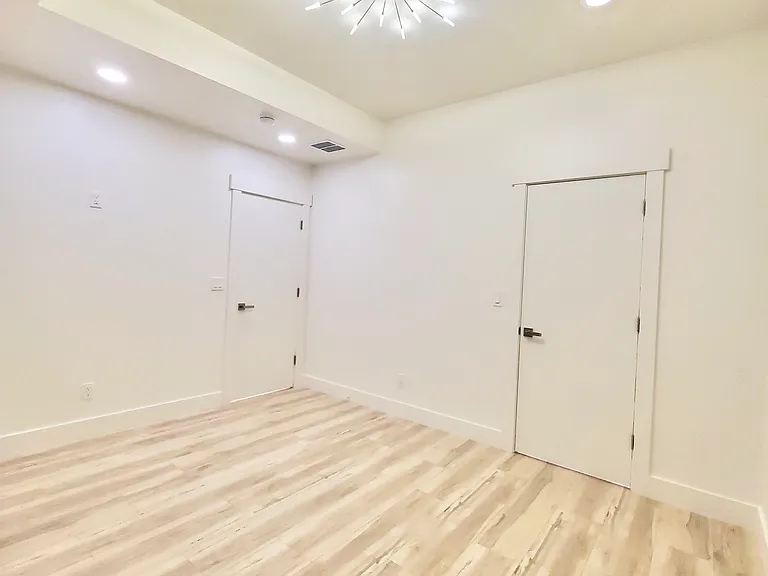 6025 E Emigration Canyon Rd — Photo 24
