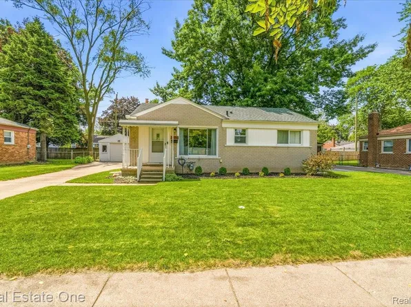 30741 Hathaway St, Livonia, MI 48150