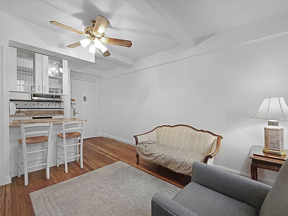 5th image of 25 Tudor City Pl APT 1819