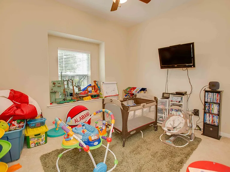7534 Angelwing Dr — Photo 11