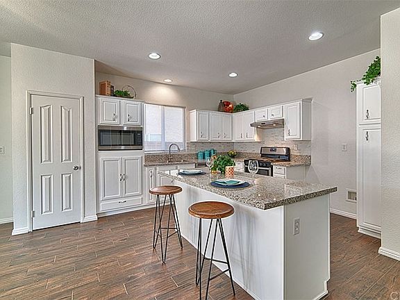4th image of 25965 Avenida Espaldar