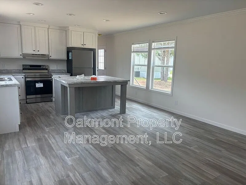 3 bed, 2.0 bath, 1056 sqft, $1,225 — Photo 3