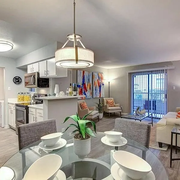 6Ten at Med Center Apartments