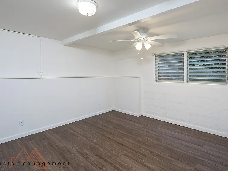 2133 Metcalf St #C — Photo 8