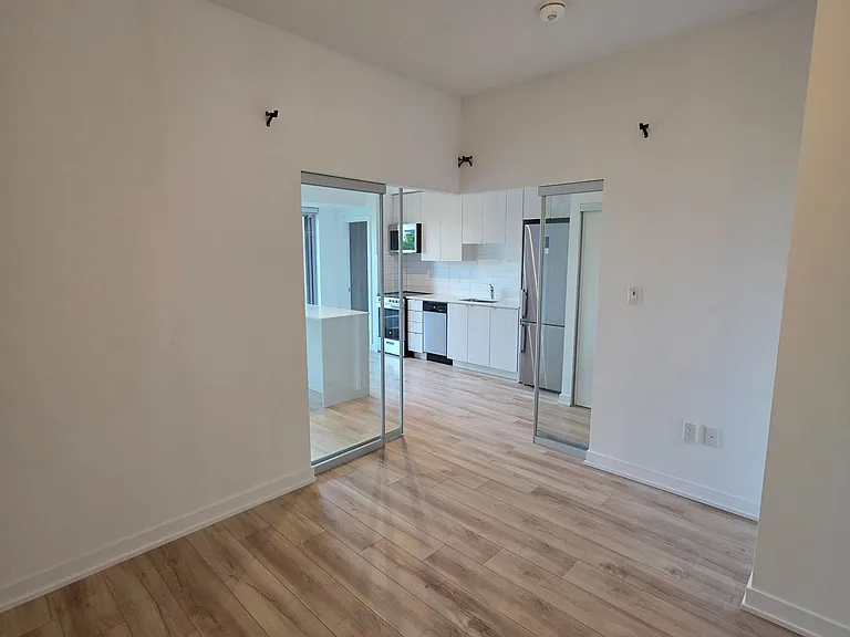 2433 Dufferin St #208 — Photo 29