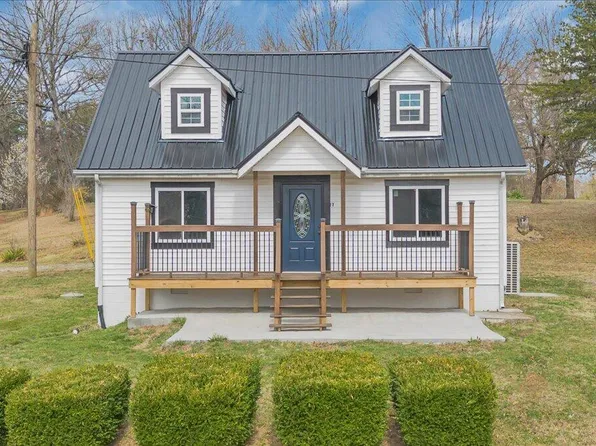 27 Church St, Spencer, TN 38585