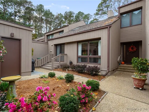 125 Harrops Gln, Williamsburg, VA 23185
