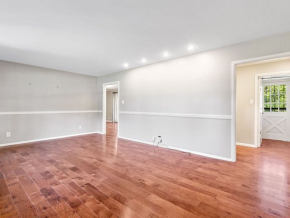 4th image of 6127 N Emerson Ave
