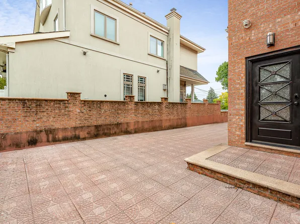 58-10 83rd Place image 36 of 36