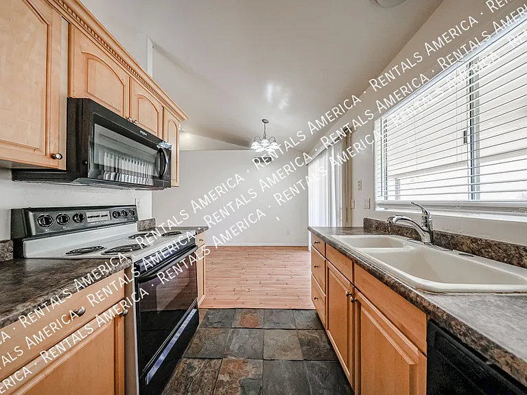 2834 E Isabella Ave — Photo 16