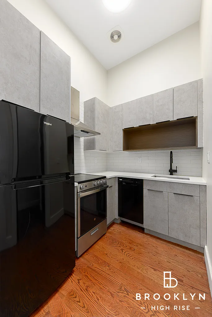 Building Photo - 1499 Broadway #4A