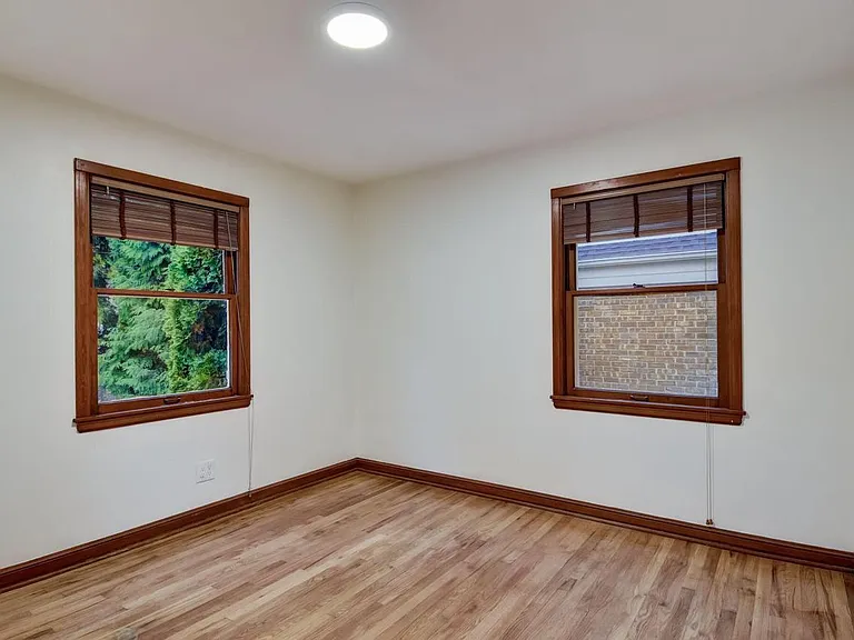 115 E Henry Clay St — Photo 13