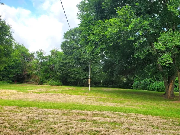 928 Dunlap St, Mount Vernon, TX 75457