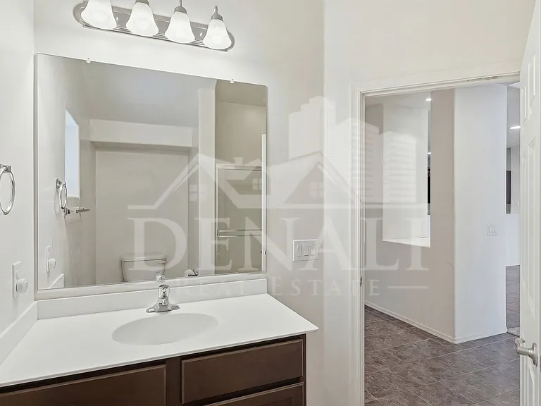4162 N Thurston Ln #100 — Photo 23