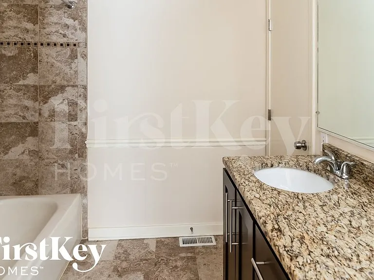 2406 Aspen Dr — Photo 9