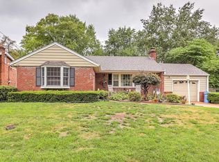 915 N Jefferson St, Florissant, MO 63031