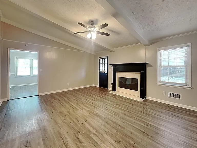 1625 Sonya Dr — Photo 2
