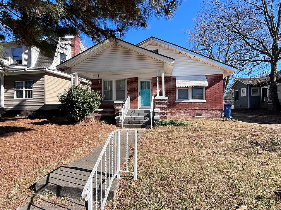 800 Clifton Ct