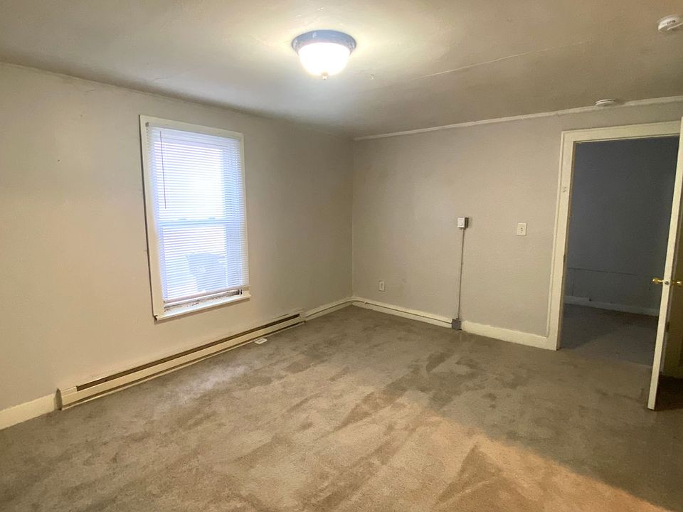 215 Amanda St 2, Pekin, IL 61554 Zillow