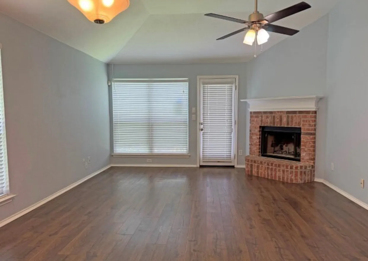 3 bed, 1406 sqft, $1,595 — Photo 3