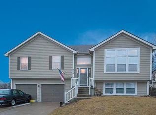 916 S Westover Rd, Belton, MO 64012