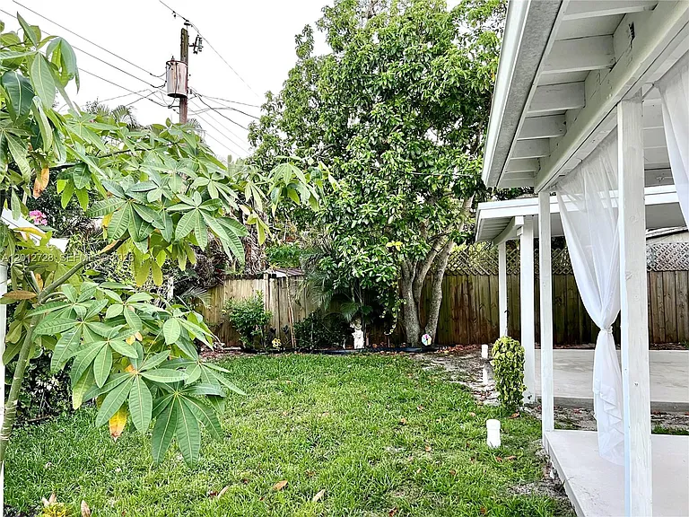 5300 NW 1st Ave — Photo 30