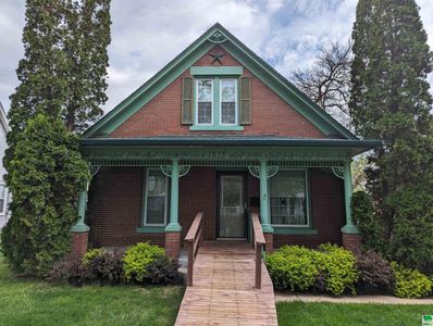 1615 W 5th St, Sioux City, IA, 51103